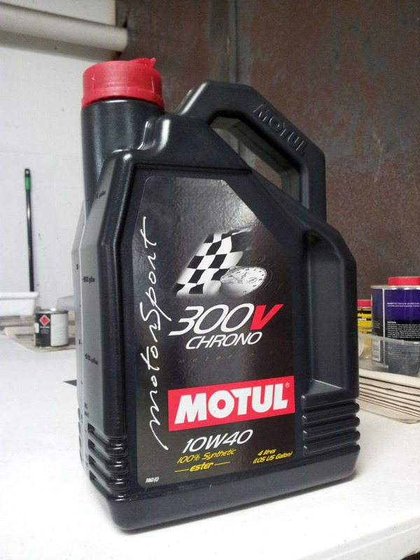 Motul 300V Racing Engine Oil Package